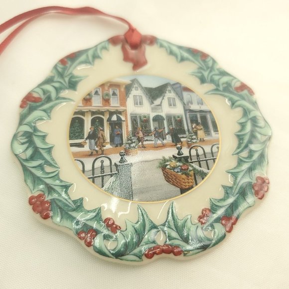 Longaberger Cream Collectors Club Hometown 1998 Christmas University Ornament - Picture 3 of 10